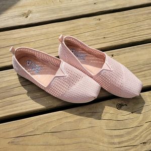 Bobs memory foam slip on. Light pink size 6.5. Sketchers.